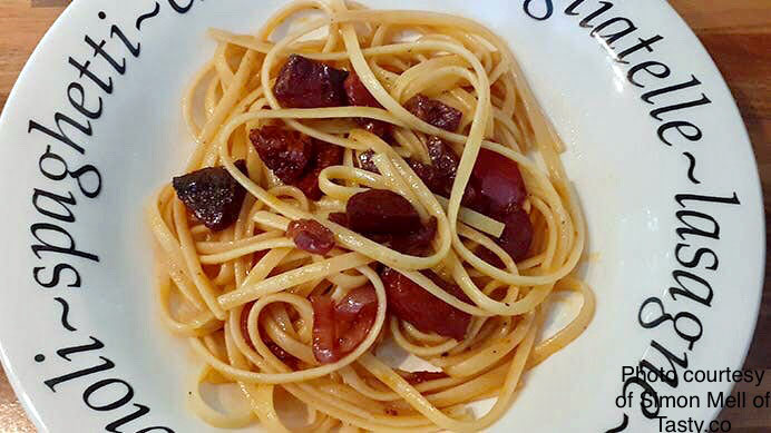 Spicy Jalapeño and Cheese Sausage Pasta! 1 chorizo spagetti
