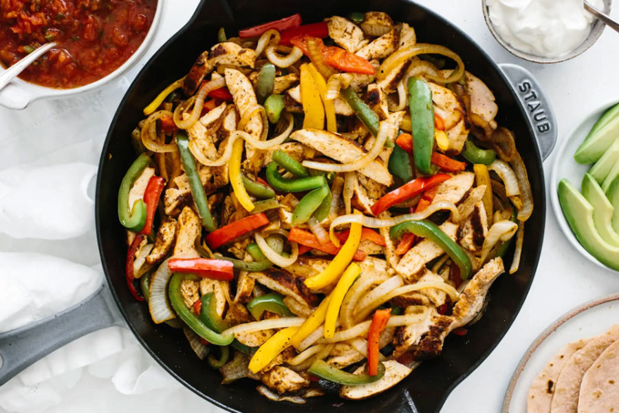 This Summer Order Fajitas Online and Try 2 Amazing Flavorful Fajita Dinners 1 fajita dinner with chorizo de san manuel
