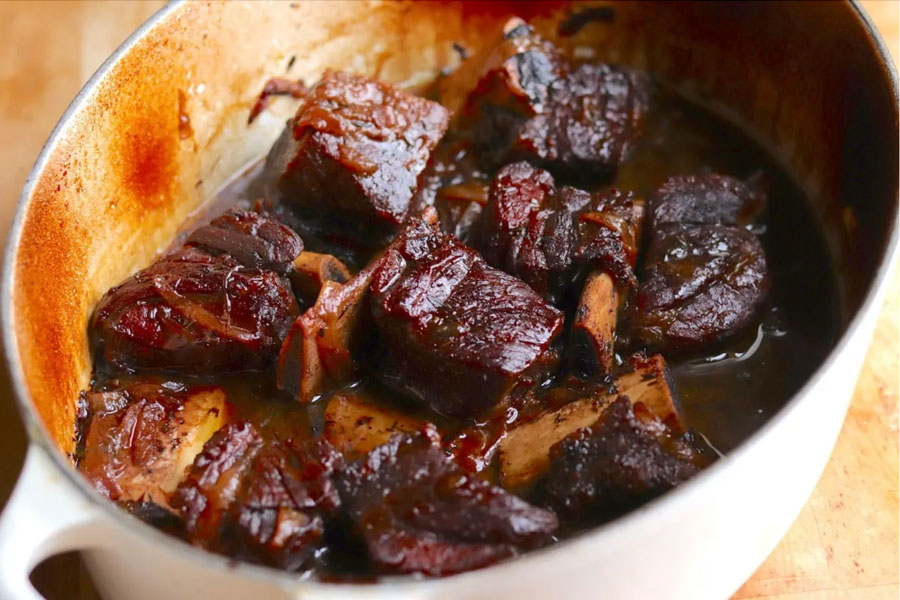 braised shorts ribs from Chorizo De San Manuel when you order steaks online.