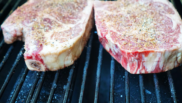 Grill the Ultimate Tomahawk Steak 