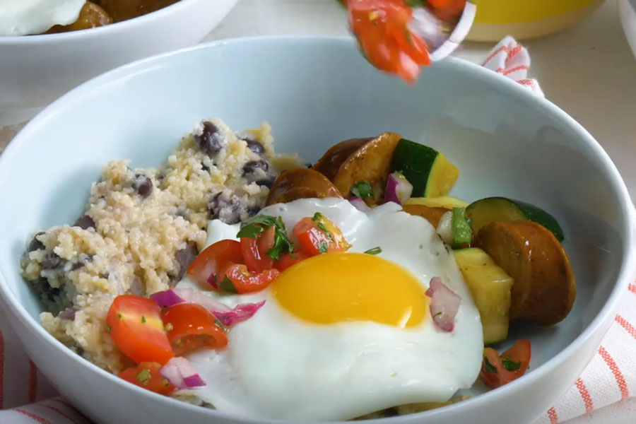 Try these 8-Ingredient Mexican Chorizo & Grits Bowls 1 Mexican Chorizo & Grits
